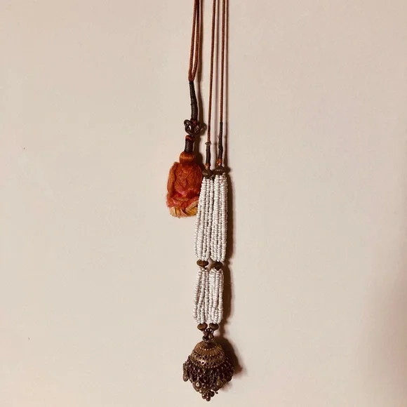 Ethnic Afghan style silver and white bead necklace - Picture 2 of 11